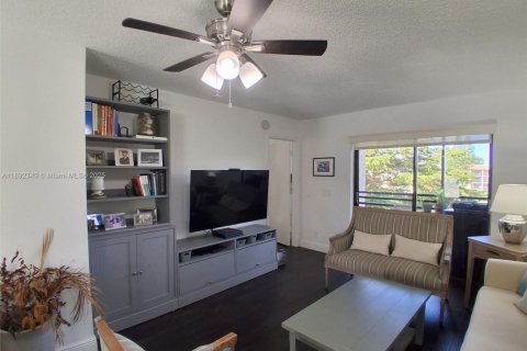 Copropriété à vendre à Sunrise, Floride: 2 chambres, 79.9 m2 № 1945808 - photo 8
