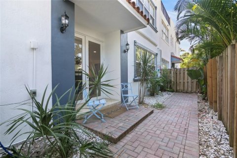 Adosado en venta en Fort Lauderdale, Florida, 3 dormitorios, 228.17 m2 № 2172034 - foto 6