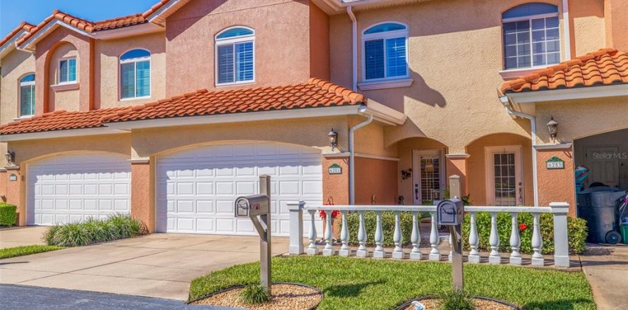 Townhouse in Saint Petersburg, Florida 3 bedrooms, 216.65 sq.m. № 1130668