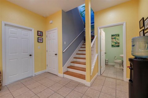 Townhouse in Saint Petersburg, Florida 3 bedrooms, 216.65 sq.m. № 1130668 - photo 15