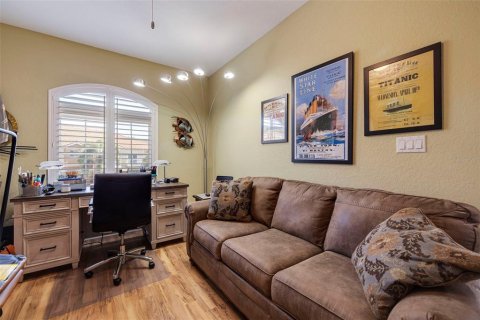 Townhouse in Saint Petersburg, Florida 3 bedrooms, 216.65 sq.m. № 1130668 - photo 28