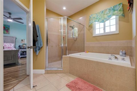 Townhouse in Saint Petersburg, Florida 3 bedrooms, 216.65 sq.m. № 1130668 - photo 24
