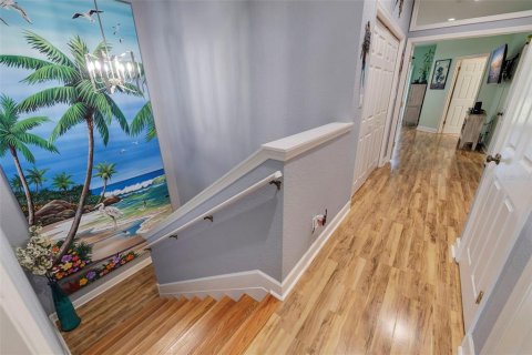 Townhouse in Saint Petersburg, Florida 3 bedrooms, 216.65 sq.m. № 1130668 - photo 17