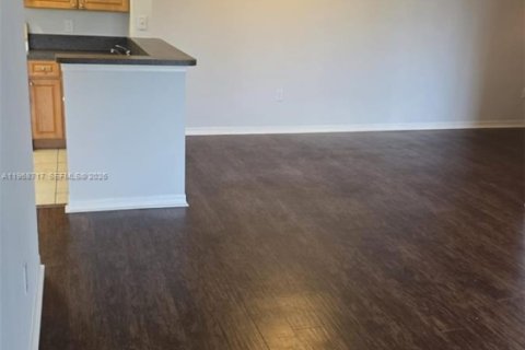 Condo in Delray Beach, Florida, 2 bedrooms  № 2031796 - photo 9