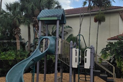 Condo in Delray Beach, Florida, 2 bedrooms  № 2031796 - photo 26