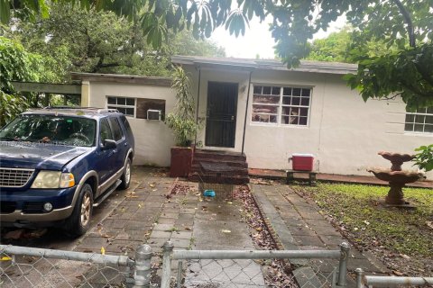 Дом в Майами, Флорида 3 спальни, 113.34м2 № 1994917