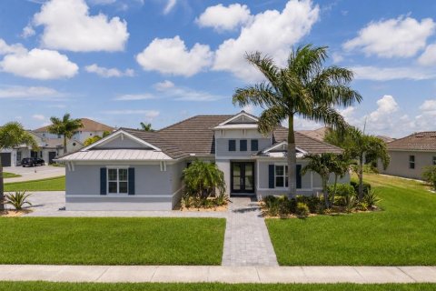 House in Sarasota, Florida 4 bedrooms, 269.79 sq.m. № 2226875