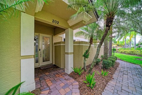 Copropriété à vendre à Lakewood Ranch, Floride: 3 chambres, 217.76 m2 № 2398996 - photo 2