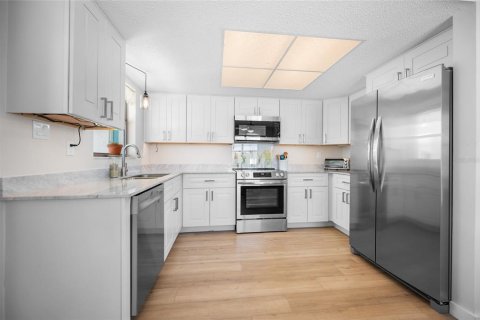 Copropriété à vendre à Englewood, Floride: 2 chambres, 110.37 m2 № 2415162 - photo 16