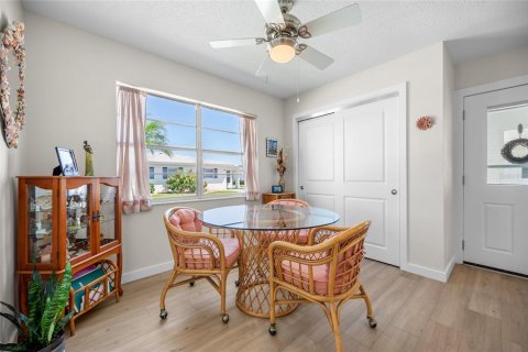 Copropriété à vendre à Englewood, Floride: 2 chambres, 110.37 m2 № 2415162 - photo 14