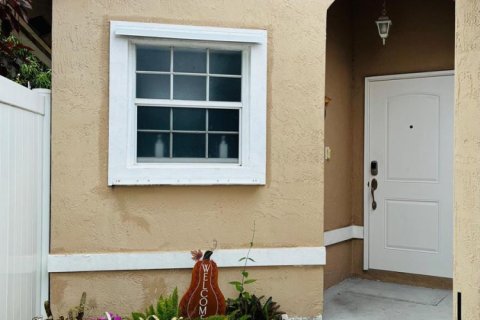 Villa ou maison à vendre à Pembroke Pines, Floride: 3 chambres, 150.87 m2 № 2402018 - photo 16