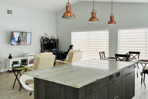 Villa ou maison à vendre à Pembroke Pines, Floride: 3 chambres, 150.87 m2 № 2402018 - photo 6