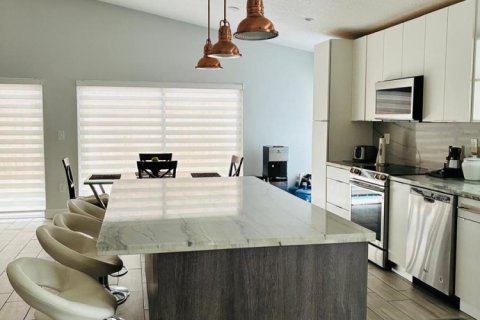 Villa ou maison à vendre à Pembroke Pines, Floride: 3 chambres, 150.87 m2 № 2402018 - photo 5
