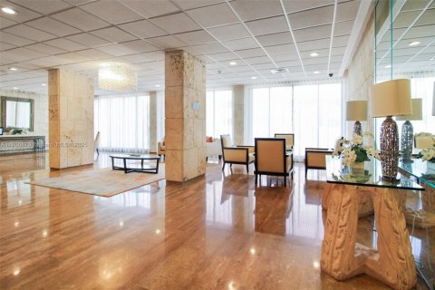 Condo in Hallandale Beach, Florida, 1 bedroom  № 1745975 - photo 16