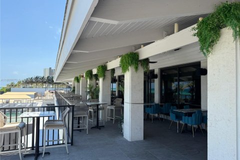 Condo in Hallandale Beach, Florida, 1 bedroom  № 1745975 - photo 23