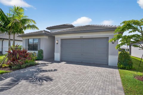 House in Port St. Lucie, Florida 3 bedrooms, 163.6 sq.m. № 1891076 - photo 2