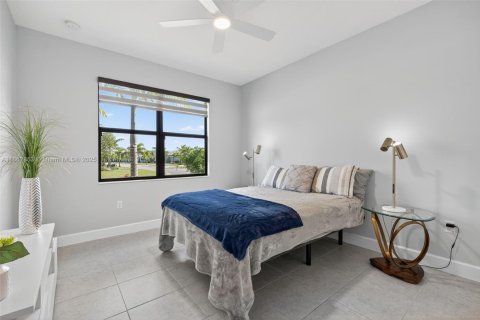 House in Port St. Lucie, Florida 3 bedrooms, 163.6 sq.m. № 1891076 - photo 29