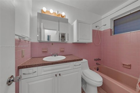 Copropriété à vendre à Hollywood, Floride: 1 chambre, 55.74 m2 № 1961155 - photo 23