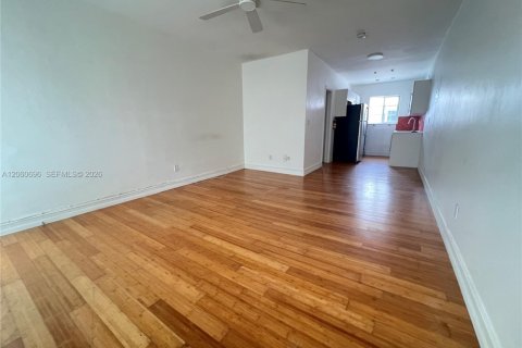Condominio en alquiler en Miami Beach, Florida, 35.95 m2 № 2265881 - foto 6