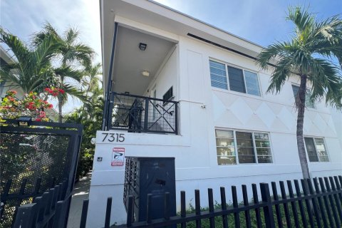 Estudio en el Condominio en Miami Beach, Florida № 2265881