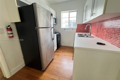 Condominio en alquiler en Miami Beach, Florida, 35.95 m2 № 2265881 - foto 3