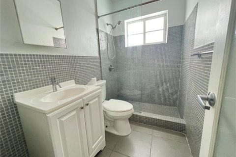 Condominio en alquiler en Miami Beach, Florida, 35.95 m2 № 2265881 - foto 9