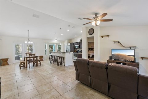 House in Belleview, Florida 3 bedrooms, 158.12 sq.m. № 2237381 - photo 2