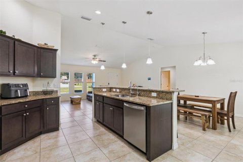 House in Belleview, Florida 3 bedrooms, 158.12 sq.m. № 2237381 - photo 4