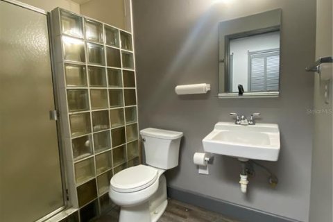 Propiedad comercial en alquiler en Tampa, Florida, 62.8 m2 № 889210 - foto 8