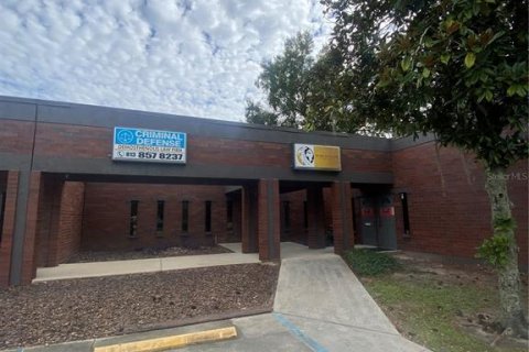 Propiedad comercial en alquiler en Tampa, Florida, 62.8 m2 № 889210 - foto 2