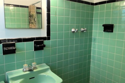 Casa en alquiler en Miami Gardens, Florida, 3 dormitorios, 103.86 m2 № 1992159 - foto 8