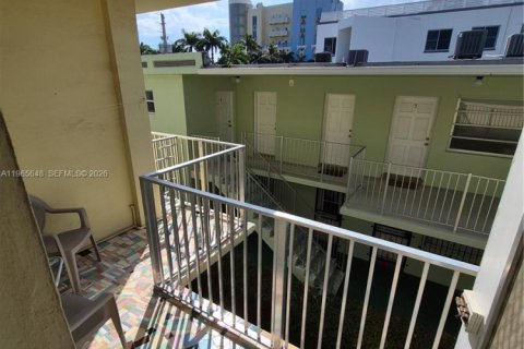Condo in Miami Beach, Florida, 1 bedroom  № 2027273 - photo 8
