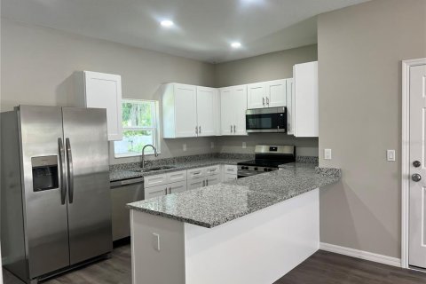 Villa ou maison à vendre à Tampa, Floride: 3 chambres, 116.22 m2 № 2095707 - photo 3