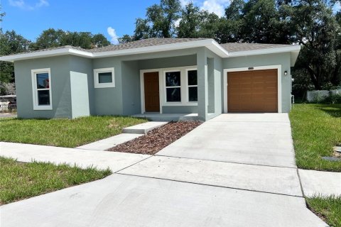 House in Tampa, Florida 3 bedrooms, 116.22 sq.m. № 2095707
