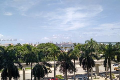 Copropriété à vendre à Miami, Floride: 44.96 m2 № 1968925 - photo 8