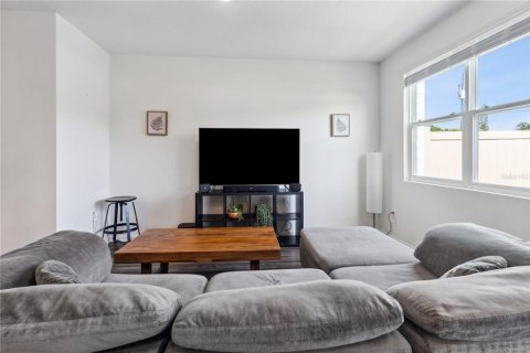 Townhouse in Gibsonton, Florida 3 bedrooms, 136.66 sq.m. № 1725052 - photo 7