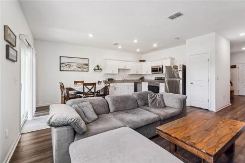 Townhouse in Gibsonton, Florida 3 bedrooms, 136.66 sq.m. № 1725052 - photo 11