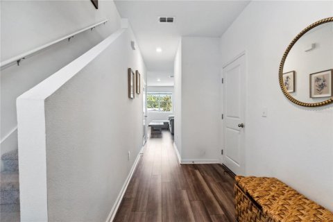 Townhouse in Gibsonton, Florida 3 bedrooms, 136.66 sq.m. № 1725052 - photo 3