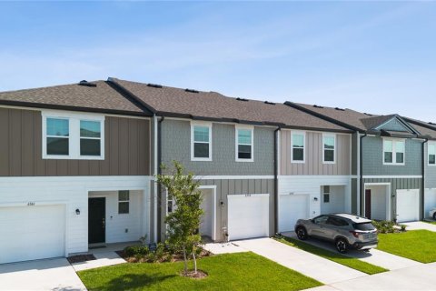 Townhouse in Gibsonton, Florida 3 bedrooms, 136.66 sq.m. № 1725052 - photo 2