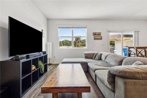 Townhouse in Gibsonton, Florida 3 bedrooms, 136.66 sq.m. № 1725052 - photo 6