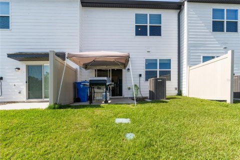 Townhouse in Gibsonton, Florida 3 bedrooms, 136.66 sq.m. № 1725052 - photo 26