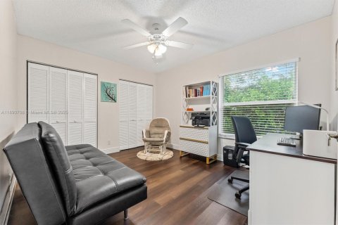 House in Coral Springs, Florida 4 bedrooms, 200.76 sq.m. № 1945024 - photo 29