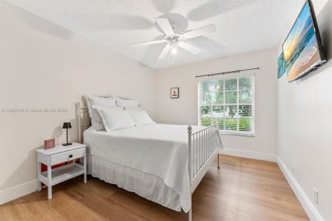 House in Coral Springs, Florida 4 bedrooms, 200.76 sq.m. № 1945024 - photo 27