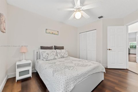 House in Coral Springs, Florida 4 bedrooms, 200.76 sq.m. № 1945024 - photo 26