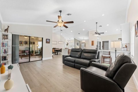House in Coral Springs, Florida 4 bedrooms, 200.76 sq.m. № 1945024 - photo 17