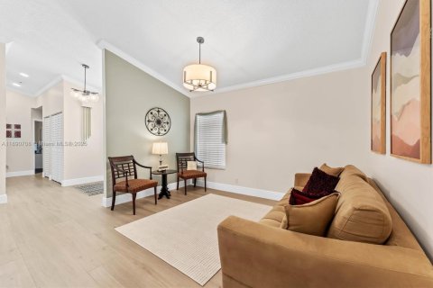 House in Coral Springs, Florida 4 bedrooms, 200.76 sq.m. № 1945024 - photo 7