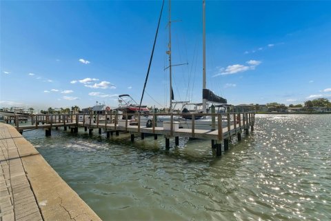 Terreno en venta en Indian Rocks Beach, Florida № 2098488 - foto 18