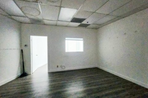 Oficina en alquiler en Coconut Creek, Florida № 1222524 - foto 1
