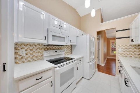 House in Port Orange, Florida 3 bedrooms, 164.34 sq.m. № 1797182 - photo 9