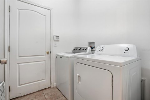House in Ruskin, Florida 4 bedrooms, 145.86 sq.m. № 2212624 - photo 30